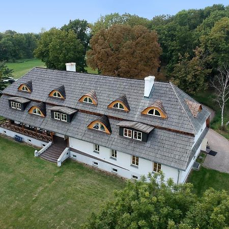 Dwor Strzyzew Bed and Breakfast Zelazowa Wola Εξωτερικό φωτογραφία