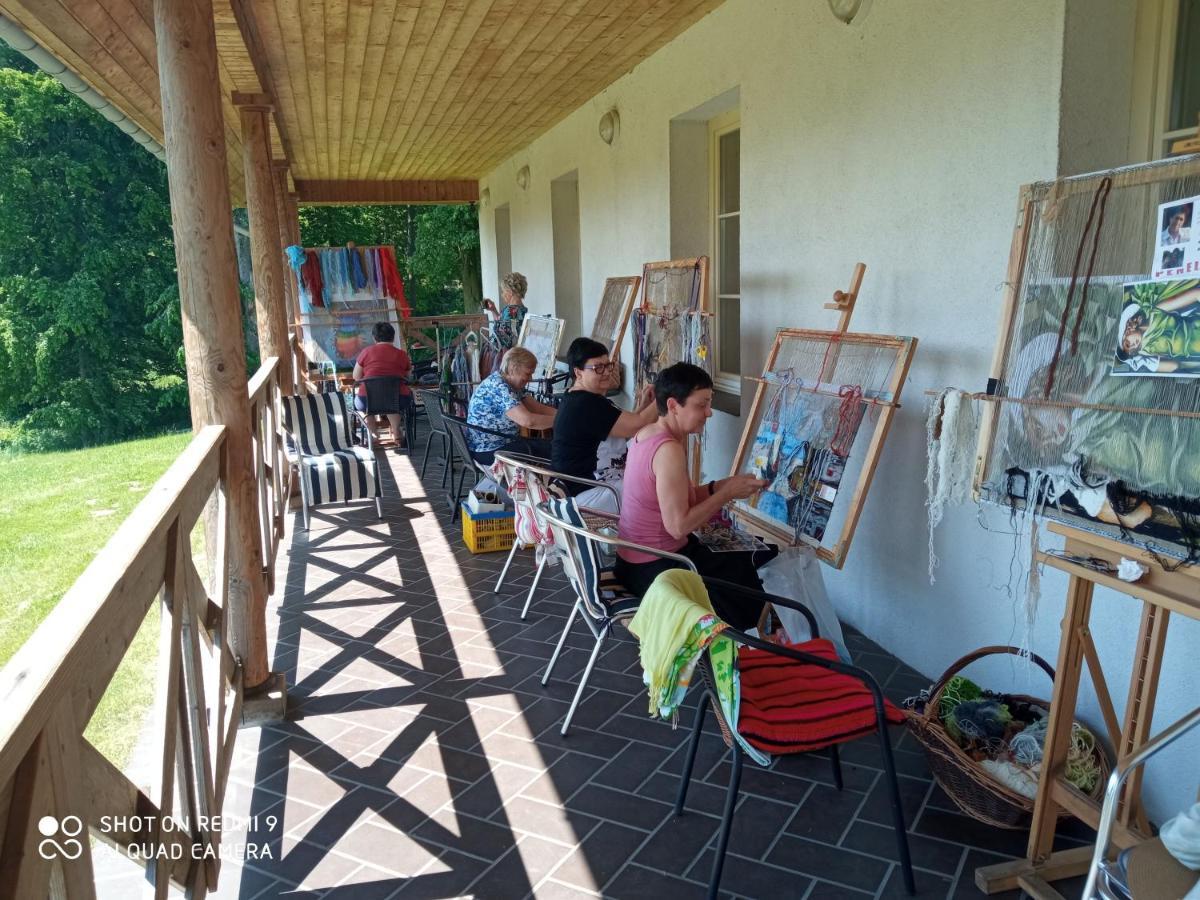 Dwor Strzyzew Bed and Breakfast Zelazowa Wola Εξωτερικό φωτογραφία