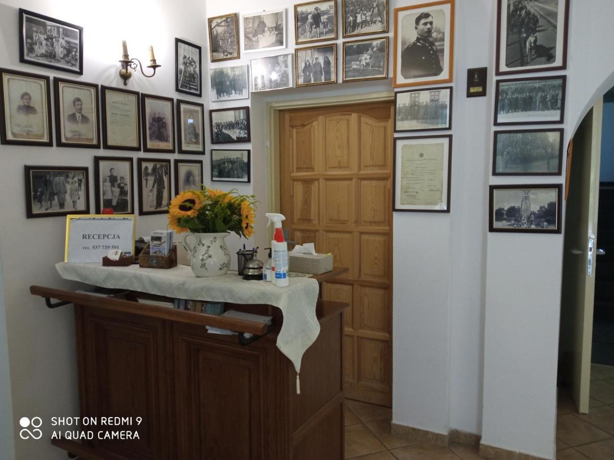Dwor Strzyzew Bed and Breakfast Zelazowa Wola Εξωτερικό φωτογραφία