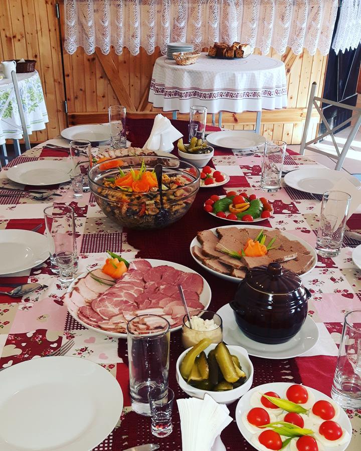 Dwor Strzyzew Bed and Breakfast Zelazowa Wola Εξωτερικό φωτογραφία