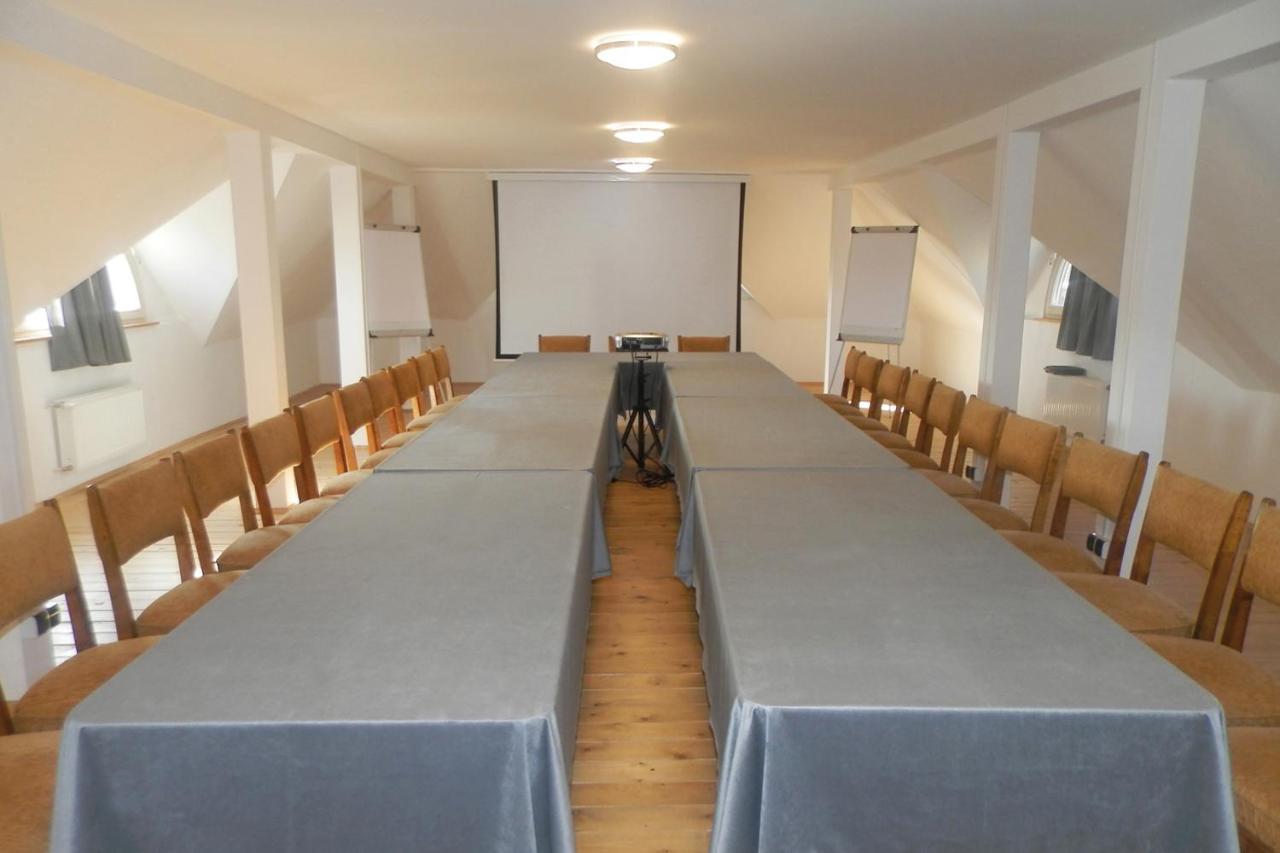 Dwor Strzyzew Bed and Breakfast Zelazowa Wola Εξωτερικό φωτογραφία